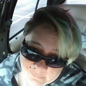 Meet your Posher, Crystal